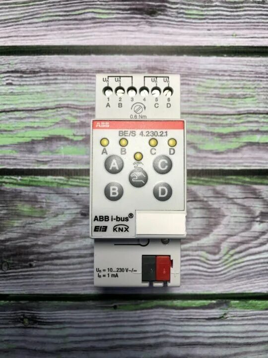 ABB KNX JA/S4.SMI.1M Жалюзи активатор 4-канальный в Москве