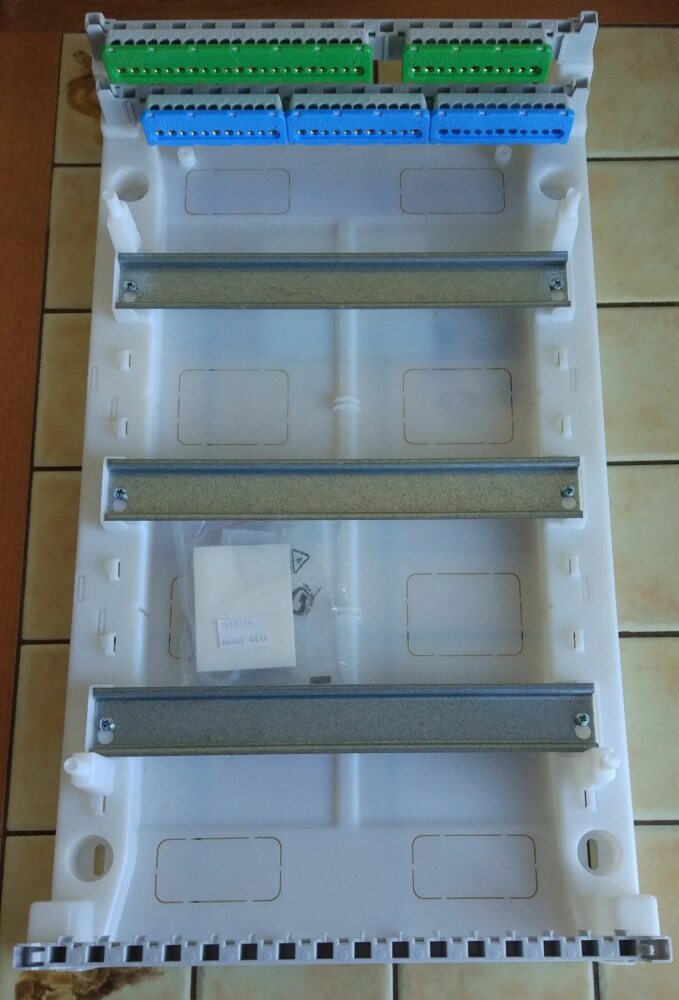 ABB Mistral41 Дверь зеленая 36м - 1SPE007717F9912 1spe007717f9994 в Москве